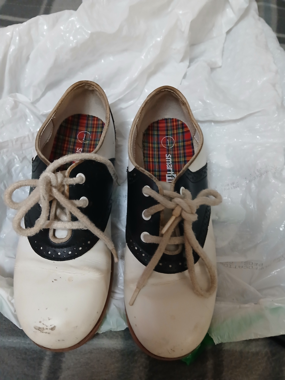 Smart FIT Two-Tone Saddle Shoes in White and Black